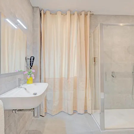 Right House Sur Le Port - Harbour View * קליארי